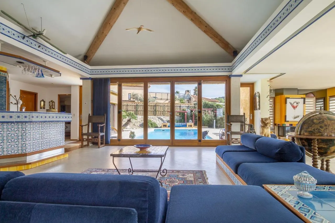 Villa Joseph Hyeres 0*,  France